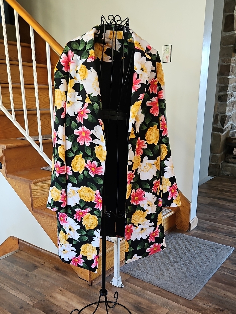 👚T Tahari Floral Open Front Blazer